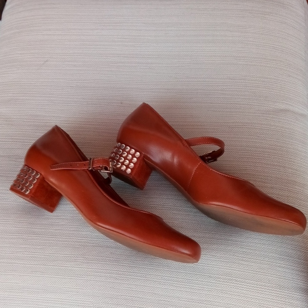 Shoes - Picture 2 of 3